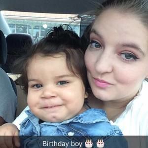 Meet your Posher, Courtney